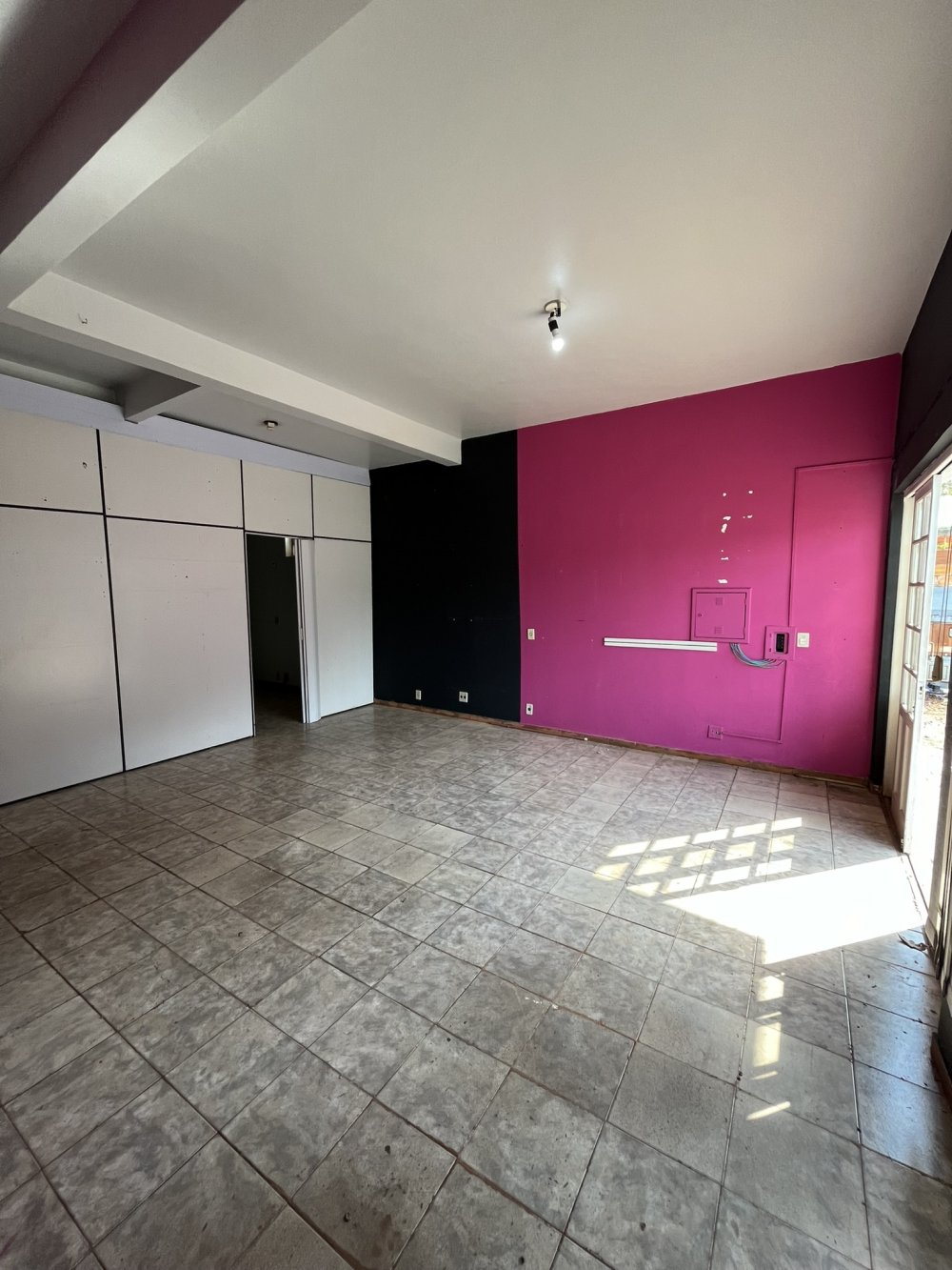 Sala Comercial - Aluguel - Centro - Santa Helena - PR